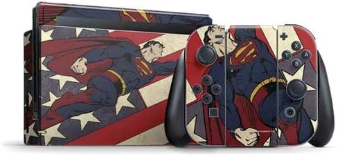 ألعاب Skinit Schecal ألعاب الجلد متوافقة مع حزمة Nintendo Switch - مرخص رسميًا DC Comics Superman Vintage Pose American Flag Design in Saudi Arabia