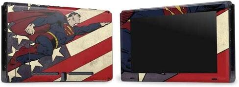 ألعاب Skinit Schecal ألعاب الجلد متوافقة مع حزمة Nintendo Switch - مرخص رسميًا DC Comics Superman Vintage Pose American Flag Design in Saudi Arabia