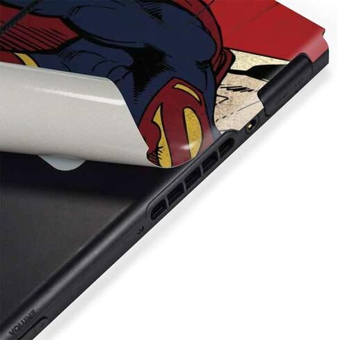 ألعاب Skinit Schecal ألعاب الجلد متوافقة مع حزمة Nintendo Switch - مرخص رسميًا DC Comics Superman Vintage Pose American Flag Design in Saudi Arabia