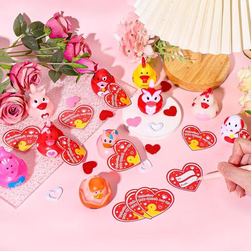 ANGGIKO 24 حزمة من البط المطاطي لعيد الحب مع بطاقات الهدايا، ألعاب حوض استحمام مطاطية على شكل قلب لعيد الحب، بطات جيب للأطفال، هدايا مكافآت تزيين حفلات عيد الحب للأولاد والبنات in Kuwait