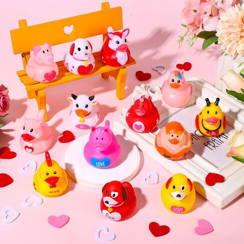 ANGGIKO 24 حزمة من البط المطاطي لعيد الحب مع بطاقات الهدايا، ألعاب حوض استحمام مطاطية على شكل قلب لعيد الحب، بطات جيب للأطفال، هدايا مكافآت تزيين حفلات عيد الحب للأولاد والبنات in Kuwait