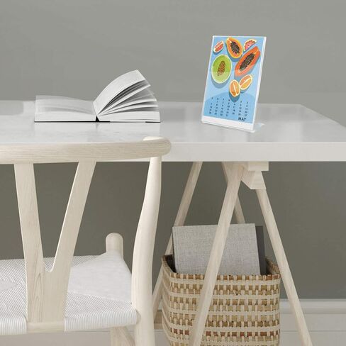 تقويم سطح المكتب لعام 2023 مقاس 5 × 7 بوصات عمل فني من تصميم جوانا رايلي in Kuwait