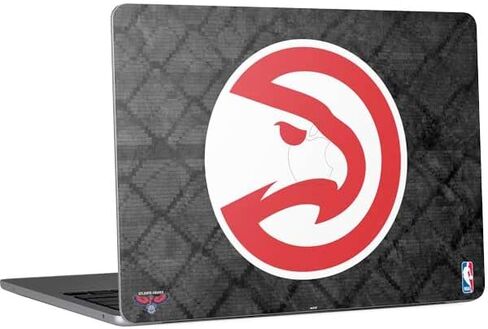 Skinit Skinit Lastop Skin Concerviped مع MacBook Air 13in M4 (2025) - NBA Atlanta Hawks مرخص رسميًا - التصميم الأسود in Kuwait