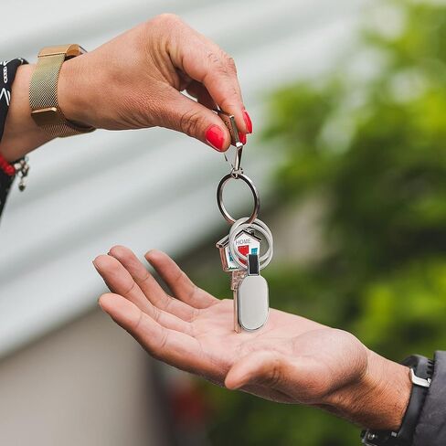 سلسلة مفاتيح حامل العملات المعدنية من الجلد الاصطناعي مع لوحة معدنية للعملات المعدنية وميداليات بنس سنت ونقود AA ميدالية استرداد رقاقة التحدي القياسي العالمي لجمع العملات المعدنية AirTag حامل PC01BK01 in Kuwait