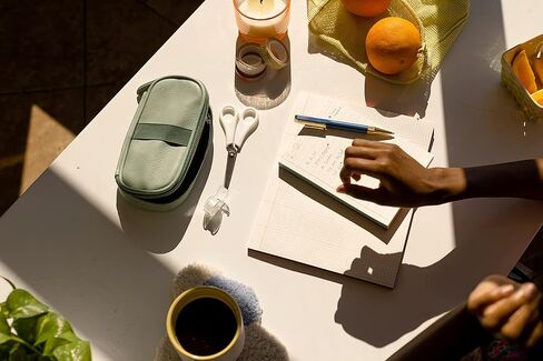 مفكرة DesignWorks Ink مقاس 8 × 10 بوصة كبيرة ذات شبكة ريترو قابلة للتمزيق - لوحة مذكرة أنيقة مع 60 ورقة مخططة وقائمة المهام والتذكيرات | ملحقات مكتبية جمالية ومستلزمات مكتبية، أوف وايت (PP810-2022) in Kuwait