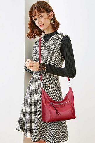 اوفر ايرث شنطة كتف هوبو من الجلد الطبيعي للنساء in Kuwait