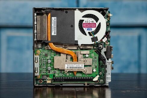 Lenovo ThinkCentre M920x Tiny Desktop ، Intel I7 8700T 2.4Ghz ، 32GB DDR4 ، 2TB NVME M.2 SSD ، HDMI ، WIFI ، Windows 11 Pro (READED) in Saudi Arabia