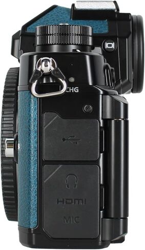 كاميرا Nikon Zf مزودة بمستشعر 24.5 ميجابكسل وكاميرا بدون مرآة لتسجيل الفيديو بدقة 4K (1761) + بطاقة سعة 64 جيجابايت + حقيبة + قارئ بطاقات + برنامج Corel للصور + حامل ثلاثي القوائم مرن + محفظة ذاكرة + طقم تنظيف + حافظة للغطاء (متجددة) in Saudi Arabia