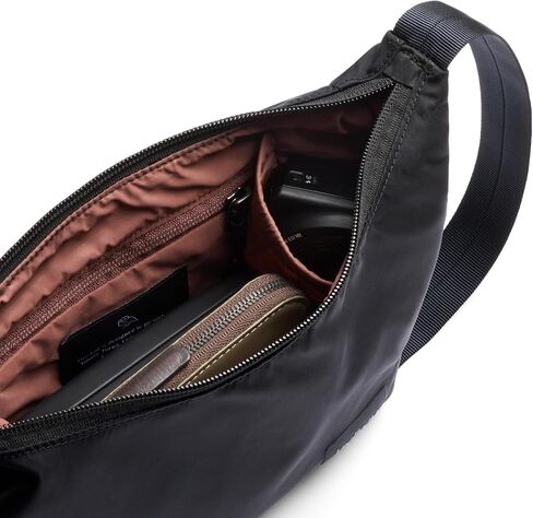 حقيبة Bellroy Laneway Crescent (حقيبة Crossbody Mini كل يوم مع الكثير من الجيوب والحزام قابل للتعديل) - الحبر in Kuwait