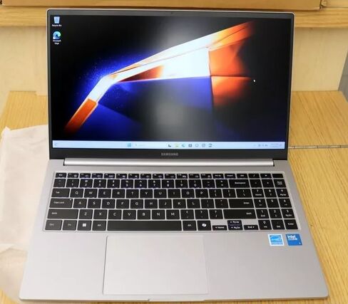 SAMSUNG Galaxy Book 4 Business Copilot AI PC Laptop 15.6" FHD Anti-Glare Intel 10-core Core 7 150U (Beats i7-1335U) 16GB RAM 1TB SSD Backlit Fingerprint USB-C Long-Lasting Battery Win11 Silver in Saudi Arabia