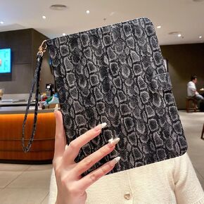 حالة Glitter لـ iPad (A16) 11th Gen 11 Inch 2025/iPad 10th Generation 10.9 "2022 - غطاء براقة مع حامل قلم رصاص وحزام معصم ونوم/استيقظ | حالة قرص أنيقة للنساء (وردة وردية)