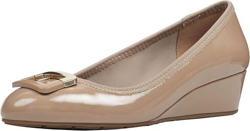 Bandolino Women's Tad Pump in Saudi Arabia