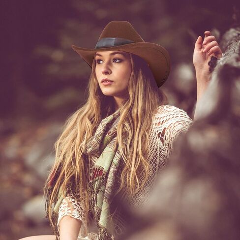 Womens Rhinestone Cowgirl Cowboy Hat Wide Brim Diamond Glitter Western Cowboy Hat in Saudi Arabia
