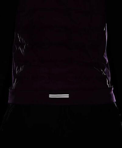 سترة الجري ذات الحشو الصناعي من Nike Therma للسيدات in Saudi Arabia