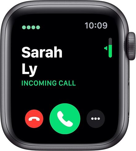Apple Watch Series 5 (نظام تحديد المواقع + شبكة خلوية، 44 ملم) - هيكل من الألومنيوم باللون الرمادي الفلكي مع حزام رياضي أسود in Saudi Arabia