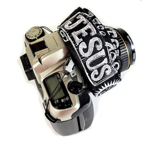 Jesus Camera Strap, Whiteboard Jesus Camera Strap For All DSLR Camera Universal Neck and Shoulder Strap Camera Accessory For Photographers Gift for Men & Women Photographers
