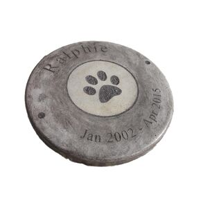 Personalized Engraved Pet Memorial Stone 11" Round Paw Image