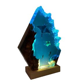 Ocean Wave with Manta Ray Diver LED Night Lamp, Resin Art Lamp with Manta Ray Diver and Sea Turtle, 7.8 * 5.9 * 1.4 Inches, USB Powered