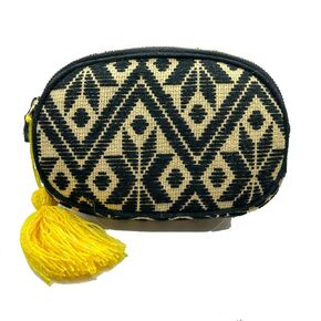 Fanny Pack "Eugenia", made by Jühue Artesanal, handmade fanny bag made in Mexico, Black fanny bag, embroidered fanny bag, Mexican embroidery, Waist bag, embroidery waist bag, Embroidery waist bag