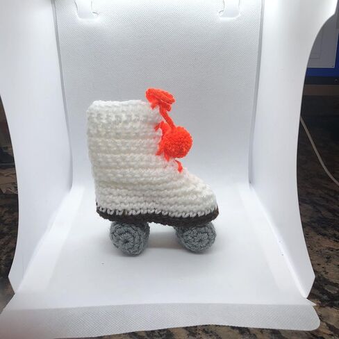 Roller Skate Style Baby Booties (Lavender) in Saudi Arabia