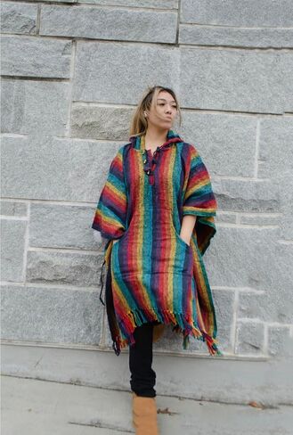 Nepalese Poncho Usisex - 100 ٪ Cotton Baja Hoodie | حجم واحد يناسب كل | سترة الهبي مع إغلاق الرباط على الطراز المكسيكي المعطف (قوس قزح) in Kuwait