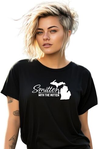 Michigan - Smitten With The Mitten T-Shirt - 100% Cotton Unisex (L, Sky Blue) in Kuwait