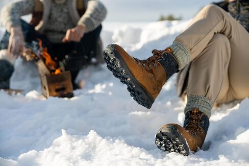 حذاء Adak BUGrip الشتوي للمشي لمسافات طويلة للرجال من Icebug مع نعل مرصع بالكربيد in Kuwait