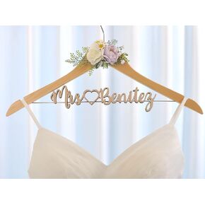 Bride hanger, wedding hanger, wood engraving,personalized bride hanger, lady hanger, custom hanger, honor maid, bridesmaid, The doctor hangers，Gift-giving hangers