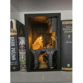 Smaug and Thorin Book Nook, Book Ends, Book Corner, Book Shelf