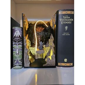 Balrog and Gandalf Book Nook