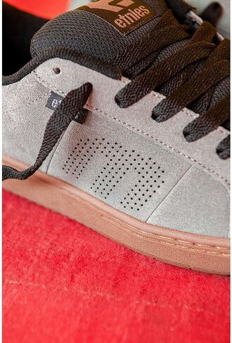 أحذية Etnies الرجالية Kingpin Skate أحذية رياضية كاجوال - أسود - مقاس 11 D in Saudi Arabia