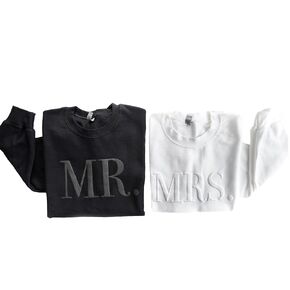 Up2ournecksinfabric - Mrs and Mr Sweatshirt - Honeymoon Outfit - Bridal Shower Gift - Mrs Sweatshirt - New Mrs Gift - Groom Sweatshirt