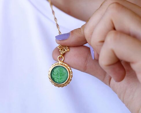 Aphrodite Goddess Signet Intaglio قلادة 24K Gold Vermeil 925 Sterling Silver Rope Twist Twist قلادة قلادة فضية مصنوعة يدويًا. in Kuwait