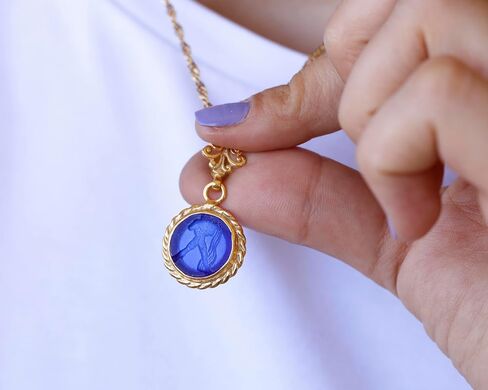 Aphrodite Goddess Signet Intaglio قلادة 24K Gold Vermeil 925 Sterling Silver Rope Twist Twist قلادة قلادة فضية مصنوعة يدويًا. in Kuwait