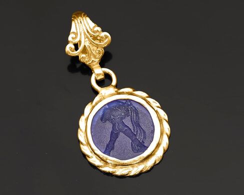 Aphrodite Goddess Signet Intaglio قلادة 24K Gold Vermeil 925 Sterling Silver Rope Twist Twist قلادة قلادة فضية مصنوعة يدويًا. in Kuwait