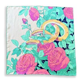وشاح مربع حريري 100 ٪ - الأفعى وارتفع 27 × 27 "/70 × 70 سم ، باندانا الحرير تويليب ، الحواف اليدوية ، سنة الثعبان ، هدية لها/له.
