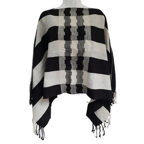 Mexican Tradicional Poncho Artesanal, Mañanita-Capa-Shawl, Hand Knit. Black and Beige in Saudi Arabia