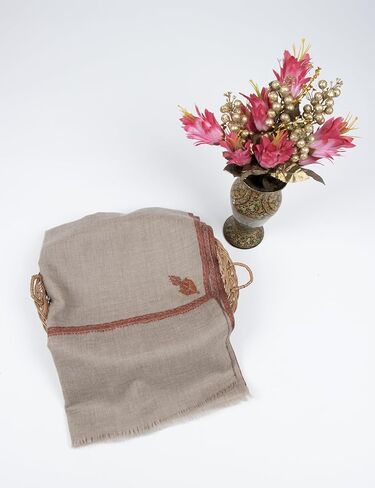 Zati Pashmina Shawl-undyed pure cashmere wrap-سرقت الفخمة الفاخرة باليد للنساء-شال الصيف القابل للتنفس-هدية الشركات لها ، أنيقة وخالدة ، 28x80 " in Kuwait