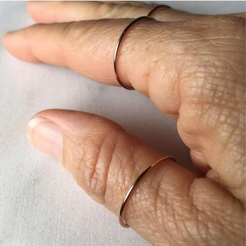 حلقة MIDI مملوءة بالذهب 14K - حلقات مفصلية لذيذة - حلقات النطاق العادي الرقيقة القابلة للتكديس يدويًا للنساء - راحة تتناسب فوق مجوهرات المفصل (الذهب) الحجم 1 2 3 4 (الحجم 1 ، مملوءة بالذهب السلس) in Saudi Arabia