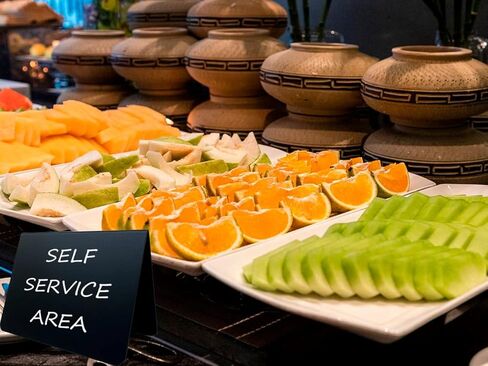 12 قطعة من لافتات السبورة الصغيرة مقاس 4 × 3 بوصة لعلامة الطباشير، لافتات الطاولة المحجوزة، سهلة الكتابة والمسح، ملصقات الطعام لبوفيه الحفلات، بطاقات المكان، ديكورات المناسبات، الزفاف، المخبز، لافتة سبورة صغيرة in Kuwait