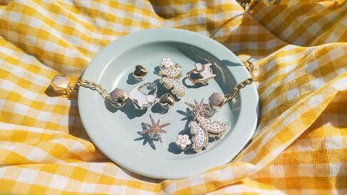 12 PCS Flower Pearl Shoe Charms for Girls ، DIY Shoes Decoration Cute Clog Associory Jewelry for Women ، Hose Decorations for Handals ، Bling Pretty Fancy Charms for Party Form in Saudi Arabia