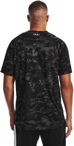 قميص UA Tech ABC Camo فضفاض بأكمام قصيرة للرجال من Under Armour مقاس متوسط in Saudi Arabia