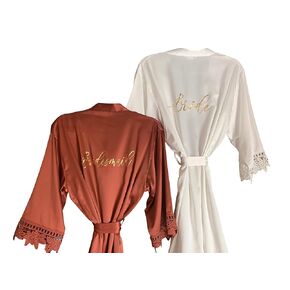 Matte Ready Short Robe Bridesmaid Robes Personalized Lace Robe Wedding Robe Customized Robe with Vinyl Maid of Honor Robes Women’s Satin Kimono Robe for Bridesmaid and Bride Wedding Party Getting