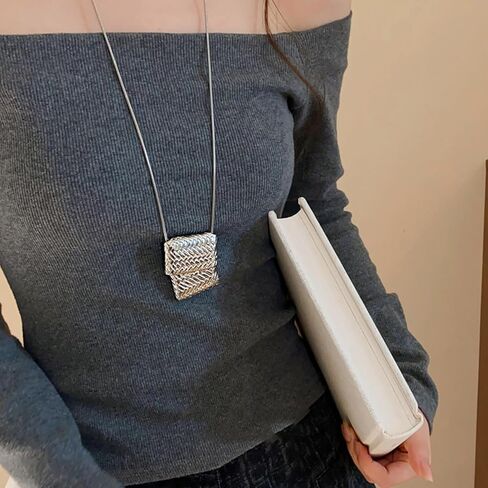 Irregular Pearl Necklace Heart-Shaped Pendant Women's Fashion Design Short Collarbone Chain 6.3 Inch in Kuwait