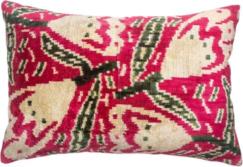 غطاء وسادة Ikat المخملي المصنوع يدويًا - 20 × 20 بوصة - وسادة رمي حمراء وخضراء فاخرة للأريكة وأريكة وأريكة معيشة ديكور in Saudi Arabia