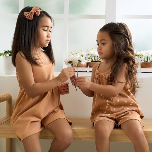 طقم شورت وقميص بدون أكمام للفتيات الصغيرات والرضع من Gerber in Kuwait