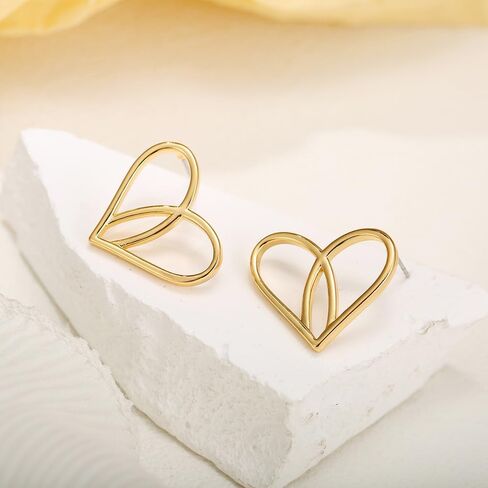 اقراط ذهبية على شكل قلب للنساء، اقراط مرصعة على شكل قلب مجوف، هدايا in Kuwait