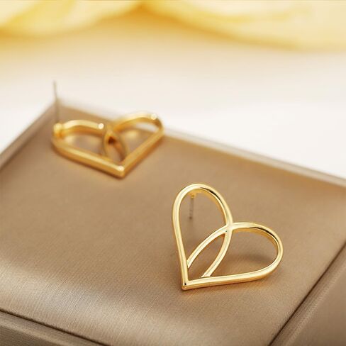 اقراط ذهبية على شكل قلب للنساء، اقراط مرصعة على شكل قلب مجوف، هدايا in Kuwait
