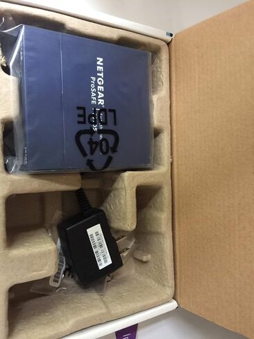 FS105NA - محول إيثرنت Netgear ProSafe FS105 5 x 10/100Base-TX (FBA_FS105NA) in Kuwait