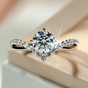 925 Sterling Silver Promise Ring Engagement Proposal Wedding Ring Fashion Four Claw Crown V Ring Princess Imitation Moissanite Ring Cocktail Ring Round Cut Cubic Zirconia Wedding Promise Ring（7）